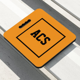 Orange och svarta skolans färger och bokstäver