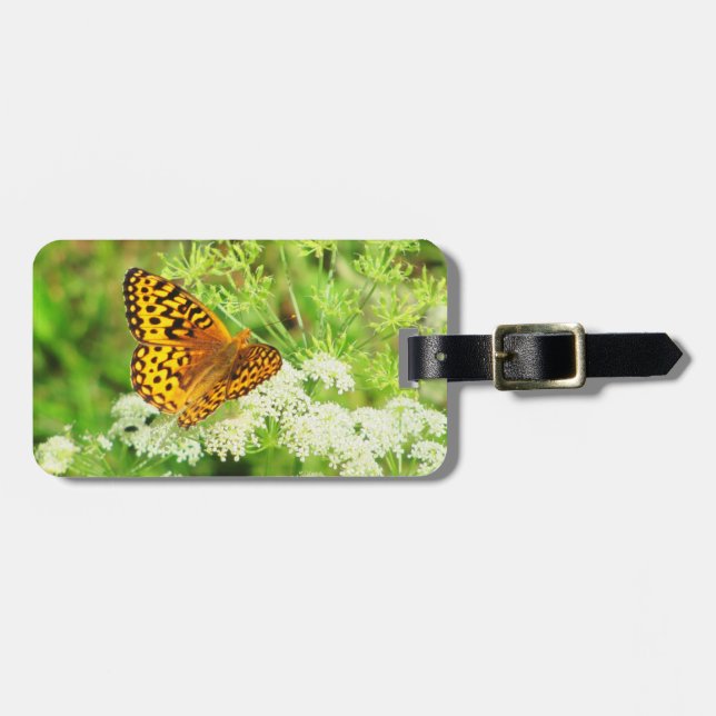 Orange och svartfjäril med vitblommor bagagebricka (Horisontell Framsida)