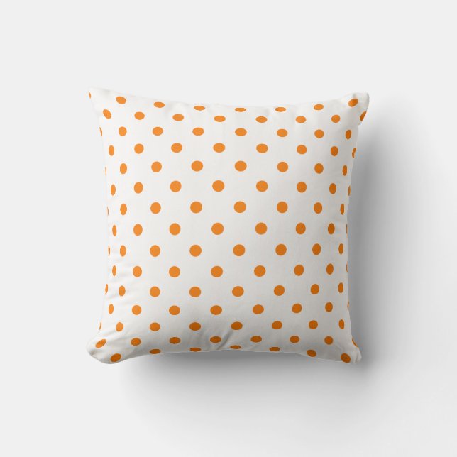 Orange och vit polka-punkt på en påk kudde (Framsida)