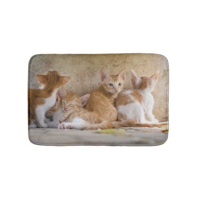 Orange och vit tabby kattunge/Lägg till ditt husdj Badrumsmatta (Framsidan)