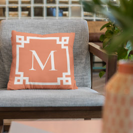 Orange och vita Monogram grekiska Nyckel Gräns Kudde