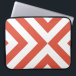 Orange och vita tuggben laptop sleeve<br><div class="desc">Den roterande rödaktiga orangen och de vita färgerna konvergerar i detta fet,  ursprungliga geometriska mönster. Digitalt skapat bild. Copyright © 2012 Claire E. Skinner. Alla rättigheter förbehållna.</div>