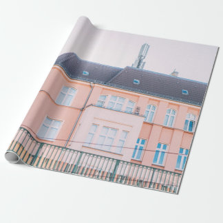 ORANGE OCH VITKONCRET BYGGNAD PRESENTPAPPER