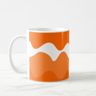 Orange och vitt vågrät vinkarare mönster kaffemugg