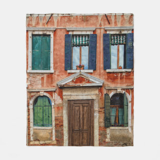 ORANGE PAINTED BYGGNAD FACADE FLEECEFILT