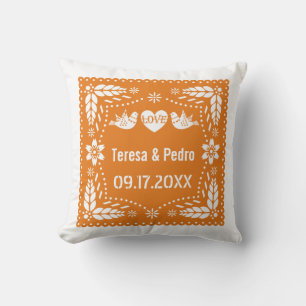 Orange papel picado love birds bröllop fiesta kudde