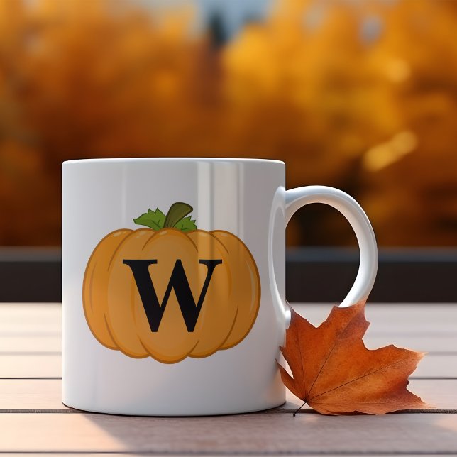 Orange Pumpkin Monogram Kaffemugg (Create your own monogrammed coffee cup for autumn.)