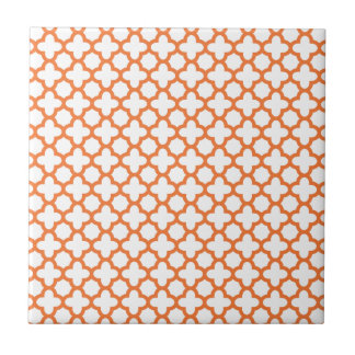 Orange Quatrefoil Mönster Kakelplatta