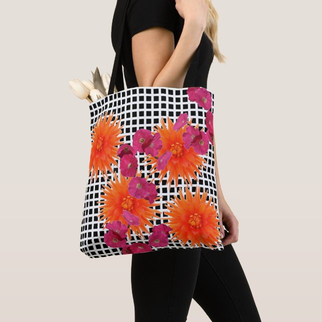 Orange Rosa Flowers Black White Check Tote Bag Tygkasse (Närbild)