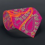Orange Rosa Paisley Peacock Färg Bröllop Tie Slips<br><div class="desc">Magenta Rosa och koral Orange Gult och Grått Mehndi Indian Paisley Peacock Bröllopsfest Tie for the Killes. Far i Bride, Far i Groom, Groomsman, Best Man och Groom. Rosa Raspberry Coral Orange och Gult Retro Paisley Bröllop Design. Vintage Inspired Paisley Aesthetic Mehndi Indian Paisley Bröllop Ties. Även perfekt för Art...</div>