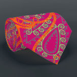Orange Rosa Paisley Peacock Färg Bröllop Tie Slips<br><div class="desc">Magenta Rosa och koral Orange Gult och Grått Mehndi Indian Paisley Peacock Bröllopsfest Tie for the Killes. Far i Bride, Far i Groom, Groomsman, Best Man och Groom. Rosa Raspberry Coral Orange och Gult Retro Paisley Bröllop Design. Vintage Inspired Paisley Aesthetic Mehndi Indian Paisley Bröllop Ties. Även perfekt för Art...</div>