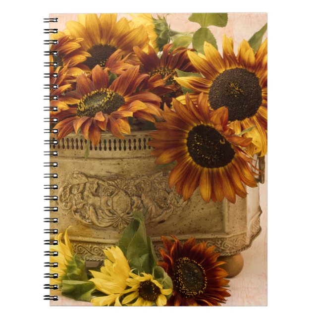 Orange Solblommor i Tin Basket Anteckningsbok (Framsidan)