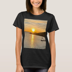 Orange Solnedgång över berg och hav T Shirt
