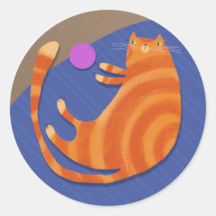 Orange tabby katt med leksak runt klistermärke
