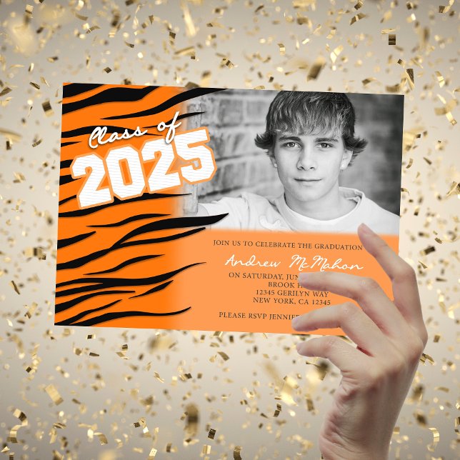 Orange Tiger eller Bengal Studenten Photo Inbjudningar (Orange and Black Tiger Print Class of Any Year Graduation Invitations)