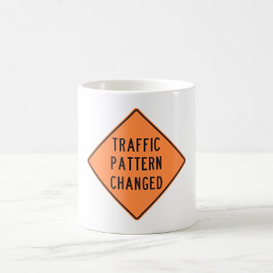 Orange trafikmönster ändrad vägsäkerhetsskylt kaffemugg