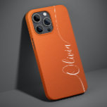 Orange Vit Elegant Kalligrafi-skript Namn<br><div class="desc">Orange Shimmer White Elegant Calligraphy Script Anpassningsbar Personlig Namn iPhone 14 Smart Phone Case har en modern och trendig enkel utformning och snyggt med personligen namn i elegant i orange-handskriven calligraphy-skripttypografi på en metallisk -bakgrunden. Designad av ©Evco Studio www.zazzle.com/store/evcostudio</div>