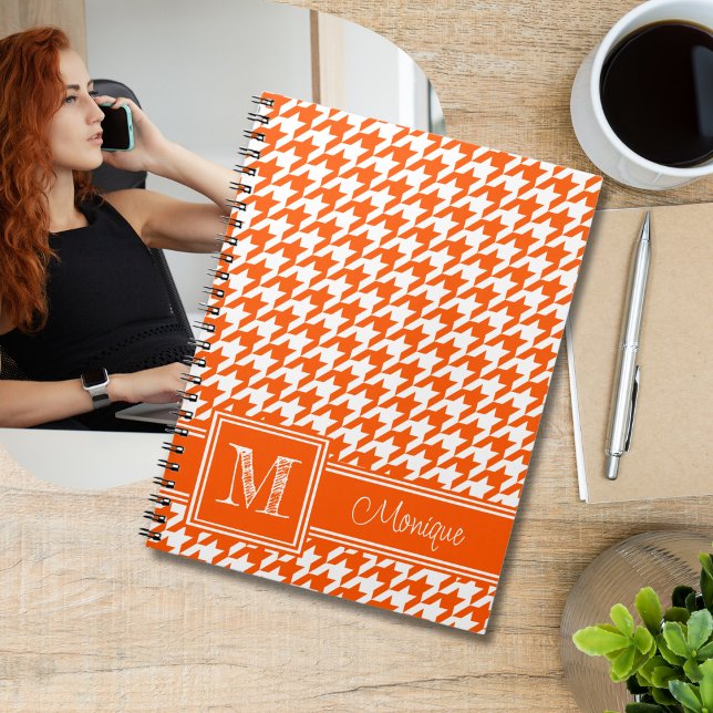 Orange White Houndstooth | Modern Monogram Anteckningsbok (Skapare uppladdad)