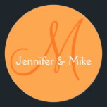 Orange White Namn Monogram Wedding Favor Stickers Runt Klistermärke<br><div class="desc">Orange White Namn Monogram Wedding Favor Stickers. av Elke Clarke © 2008 Anpassade.</div>