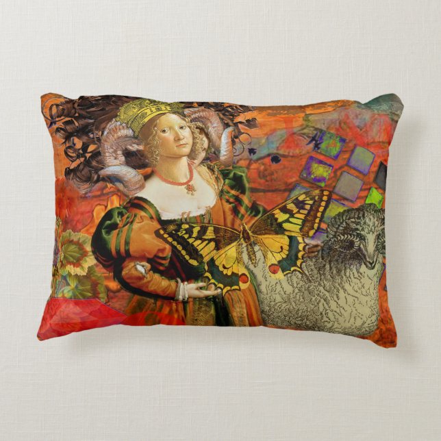 Orange Woman: Gothic Ram Antique Art Collage Prydnadskudde (Baksidan)