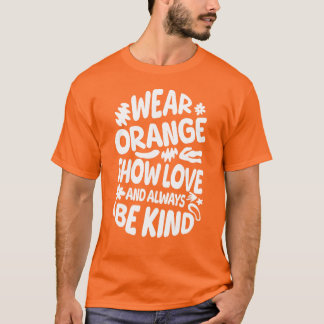 Orangen bära visa Kärlek Be om T Shirt