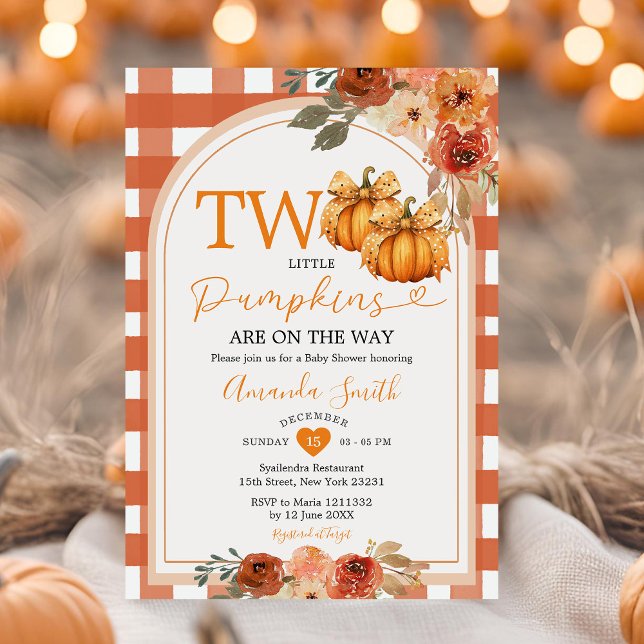 Orangen Gingham Baby Shower är två små pumpkins Inbjudningar (Skapare uppladdad)