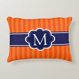 Orangen görar randig den initiala marinblåa prydnadskudde