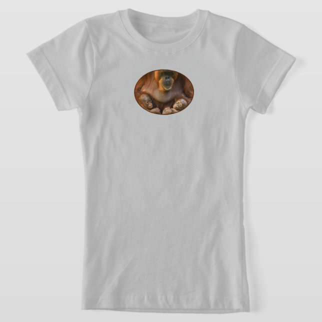 Orangutan Mor Holding Two Spädbarn T-Shirt (Laydown)