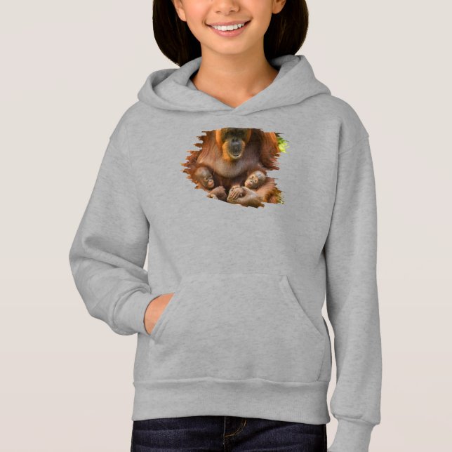 Orangutan Mor Holding Two Spädbarn T Shirt (Framsida)