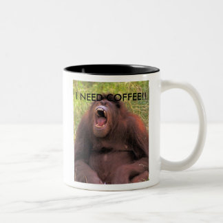 orangutan_yawn BEHÖVER JAG KAFFE!! Två-Tonad Mugg
