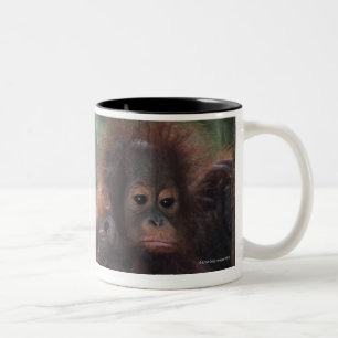 Orangutanmor med babyen Två-Tonad mugg