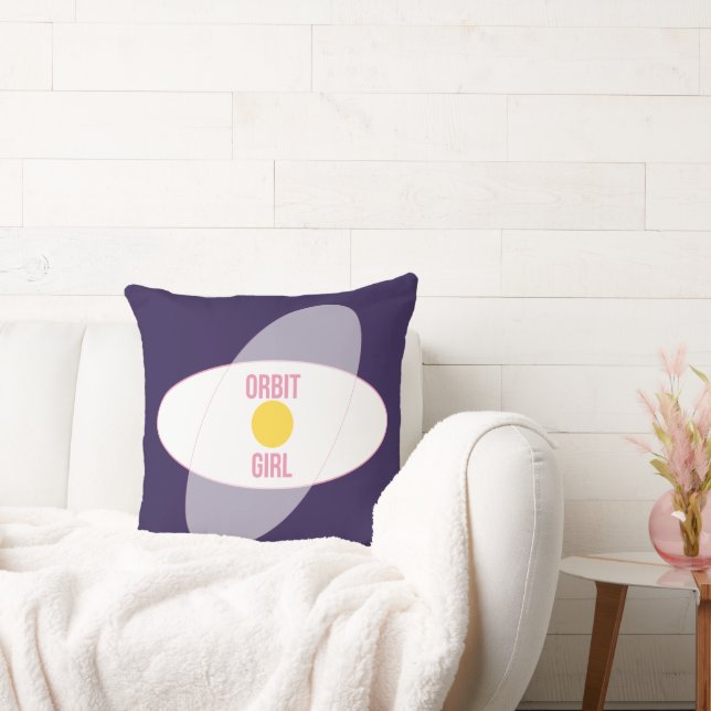 Orbit Girl — 90s Maximalist Throw Pillow | Retro  Kudde (Soffa)