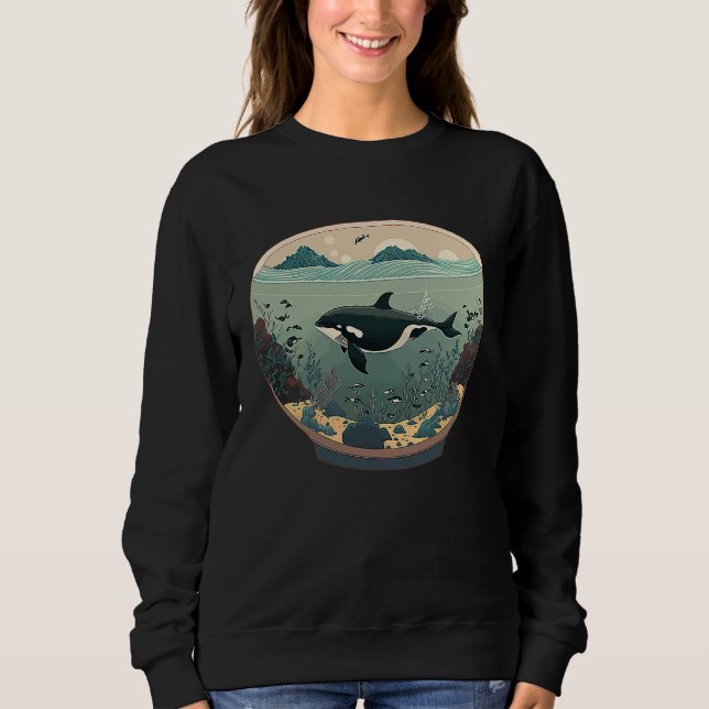 Orca Whale in Fish Bowl Orca in Aquarium Free The  T Shirt (Framsida)