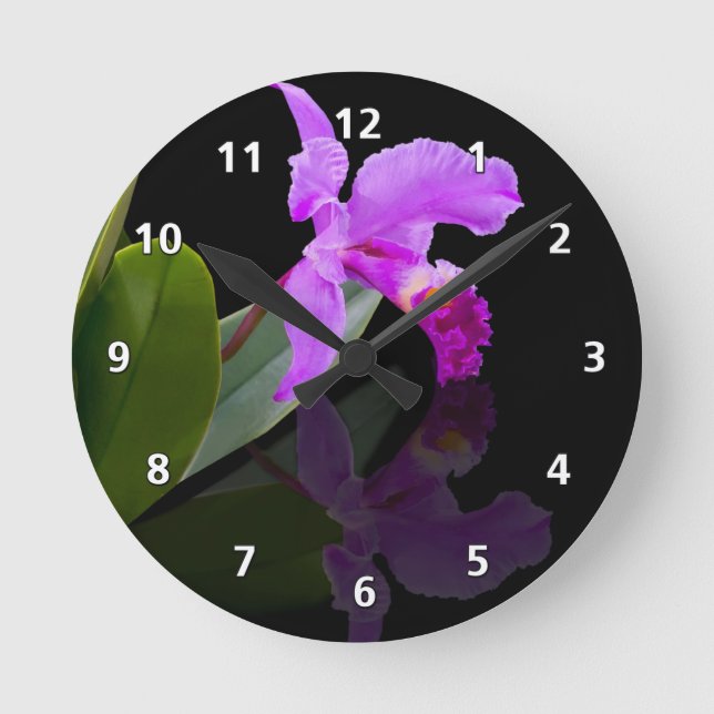 Orchidreflexioner på svart rund klocka (Framsida)