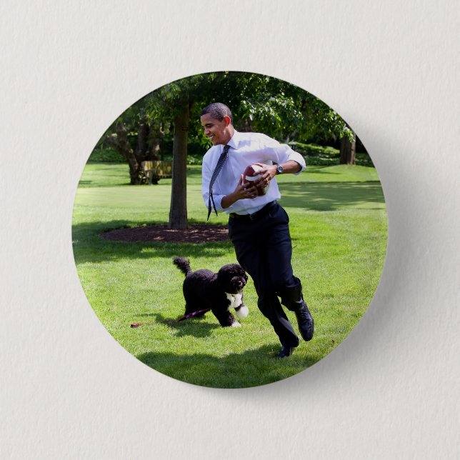 Ordförande Barack och Bo Obama Knapp (Framsida)