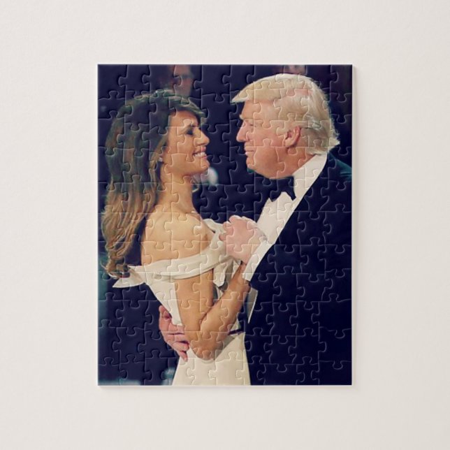 Ordförande Trump och Melaina Dancing Pussel (Vertikal)