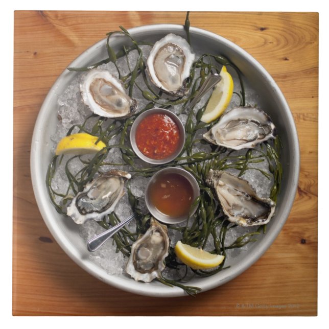 Ordnade rå ostroner kakelplatta (Framsidan)