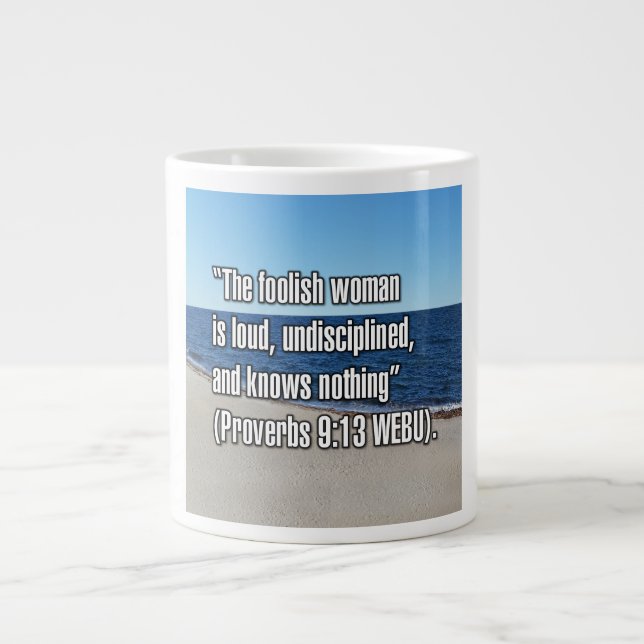 Ordspråksboken 9:13 WEBU Mug Jumbo Mugg (Framsidan)