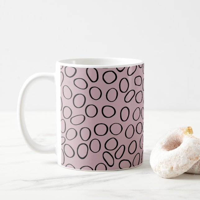 Oregelbunden Black Circle Mönster på Rosa Kaffemugg (Med munk)