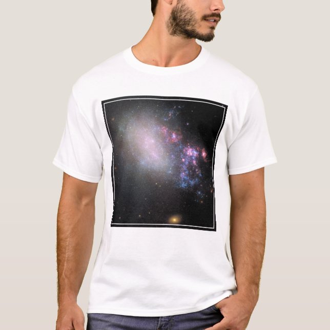 Oregelbunden Galaxy Ngc 4485 T Shirt (Framsida)