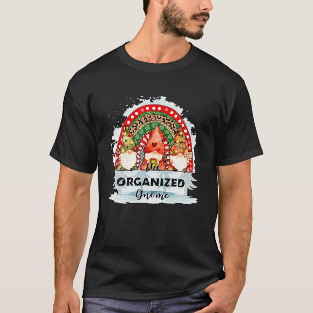 Organiserad Gnome som matchar julens regnbåge Leo T Shirt (Framsida)