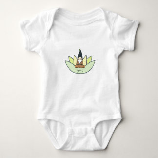 Organisk meditera gnome tee shirt