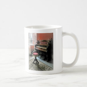 Orgell med pall i petit point kaffemugg