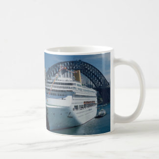 Oriana passagerareeyeliner på dess jungfru- resa, kaffemugg