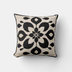 Oriental Chic: Black and White Kilim Pillows Kudde