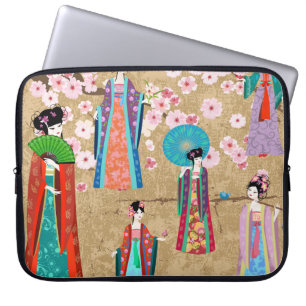 Oriental girl in retro costumejapanese, chinese, a laptop fodral
