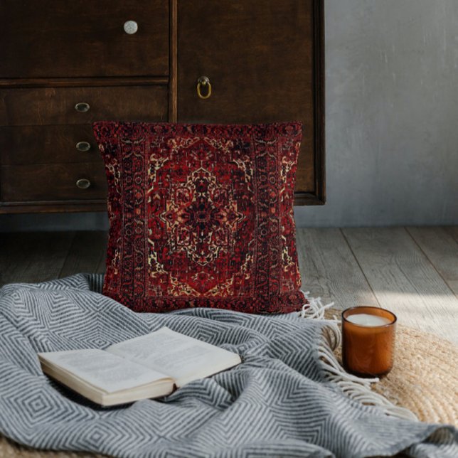 Oriental matta design i mörk red kudde (Skapare uppladdad)