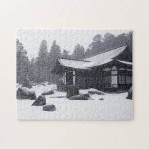 Orientalhus i Skogen som omfattas av Snö Pussel