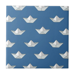 Origami fartyg på vattenmönster kakelplatta