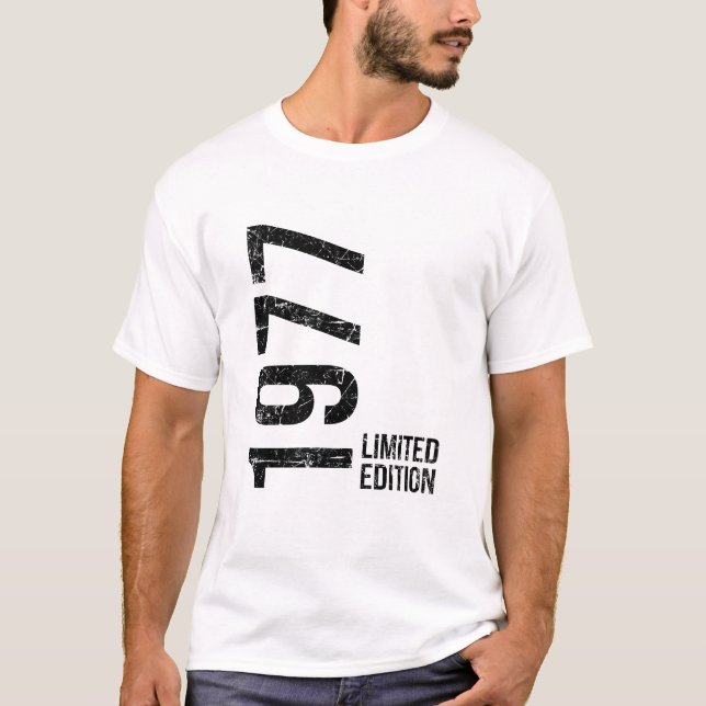 Original 1977 Nu 49 Fortfarande Awesome Födelsedag T Shirt (Framsida)